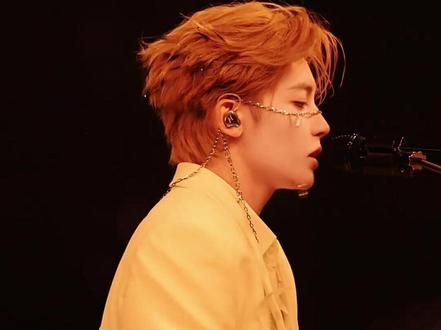 谁还没听!侯明昊演唱会《雨天》纯人声消音,唱功直接封神!! #侯明昊 #侯明昊演唱会 #雨天
#消音舞台