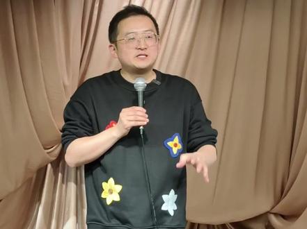 西安首届菜夹馍大赛!脱口秀演员怎么说#脱口秀 #西安脱口秀 #春花脱口秀 #菜夹馍 #西安菜夹馍大赛 @春花脱口秀(钟楼店) @春花脱口秀(钟楼店) @春花的朋友们 #菜夹馍大赛