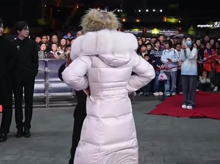 瑶瑶说认识马浩然6年了,龙队当场晕倒…#龙浩天大舞台 #AL瑶瑶