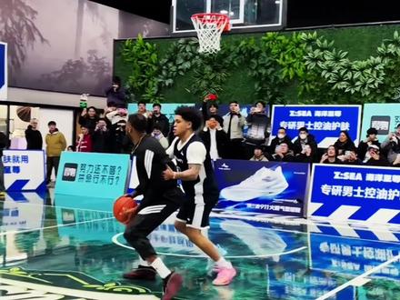 我承认你很强,但我才是国内街球皇帝,威姆斯罗布百分大战收官,巅峰罗布一分惜败威姆斯#篮球 #威姆斯VS罗布 #罗布 #篮球比赛 #篮球需要沉淀