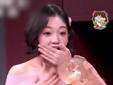 比春晚更搞笑的是网友的才华啊!#希林娜依高说戒指不用取下来了 #春晚