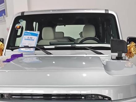 奇瑞ICAR V23的机盖如何打开?一般人真打不开,反常设计,喊话设计师,验个前脸车况得随身携带拆螺丝、撬盖板工具。#奇瑞汽车 #icarV23 #新能源汽车 #硬派越野 @抖音小助手