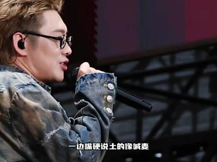 宝石老舅估计唯一的黑料也只有:醉酒肘击汽车人了