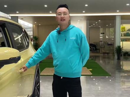 欢迎大家来的大鹏说车,今天给大家分享一个小技巧,埃安Y plus雨刮灵敏度调节#埃安2023春夏新品发布 #新能源汽车 #充电桩 #纯电动 #广汽埃安