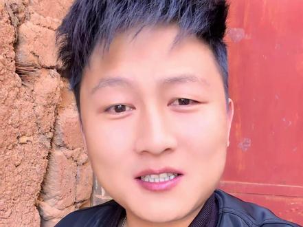 咋会有人十四五号才放假呢?你们有股份?你们很喜欢上班?你们工资很高?么外省的钱都被你们苦完咯?还有回来的时候不要把你们蹩脚的普通话带回来,听球不起😂@俊公子 #这话没毛病 #云南方言 #多久回家过年 #触及真心