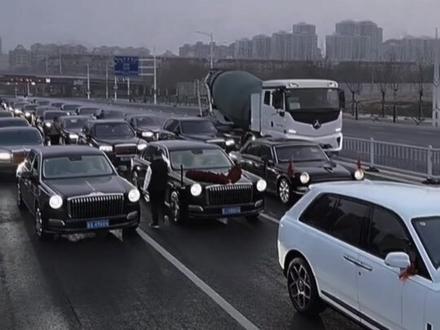 “论苏6结婚排面有多大”#苏6 #王艺馨 #红旗国礼 #结婚 @DOU+上热门 @抖音小助手 @抖音热点