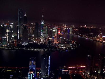 2025年,中国迈向“汽车强国”的关键之年。新能源汽车销量占比首破50%,迎来历史性拐点。中国品牌在新能源赛道集体跃迁,智能网联技术全球引领,更形成“鸿蒙开路,五界并起”的产业新生态。#直播看鸿蒙智行成长之路