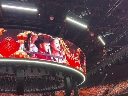 哪个小朋友这么幸运呀?可以点唱。
太可爱啦,一定要看到最后哟
#张杰东安湖演唱会 #新春佳杰 #抽奖环节 #张杰1580视角#观众视角