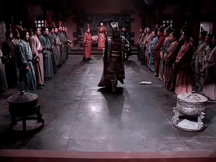 遥想公瑾当年,雄姿英发,羽扇纶巾,谈笑间,强敌灰飞烟灭
#三国