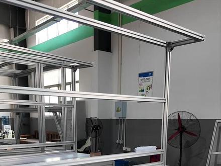 工业铝型材可升降工作台:一键调节,适配多元作业场景 #可升降工作台 #铝型材工作台 #重型设备维修操作台 #可调节高度铝型材台 #车间装配升降工作台