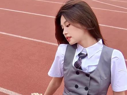 等放学了就一起去操场拍照吧!#拍照#iqooneo6#iqooneo新品发布 #打游戏就用neo6