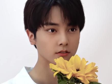 🌻 我的校园剧本,由我“笑”着执笔👊魏明天报到~#我的妈妈是校花