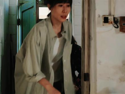 董晴真的太会演了!!!董晴饰演的王萍误食了弟弟偷摸购买的“兴奋糖”情绪激动,产生癔症幸好被胡文静李晓雅所救#董晴 #蔡文静 #演技炸裂 #剧集除恶#除恶剧情节奏夯爆了