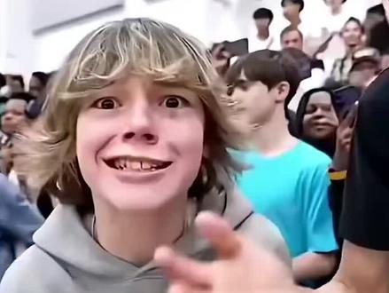 刘夫妻小子正在和刘琪先生闹矛盾🤬刘夫妻小子最近在播报播课上说了这个🤔你和其他的六十七孩子有矛盾吗👹是的😨你有吗😅你认为谁是六七真的的代表😷mr六七还是六十七kid😱