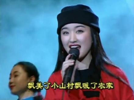 #杨钰莹一首《打年粑》,祝大家小年快乐,日子红红火火#分享经典歌曲@抖音小助手