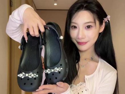 美而萌之!建议每个大美女都拥有一双! #crocs珍珠芭蕾鞋 #crocs芭蕾鞋 #Crocs洞洞鞋