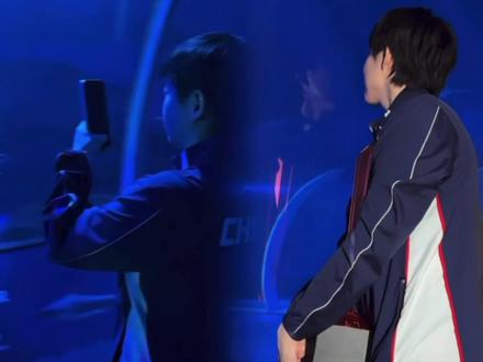 新加坡俩宝儿看鲨鱼!脆脆莎说:哇!这个大鲨鱼!#新加坡海洋馆 #王楚钦孙颖莎 #5114