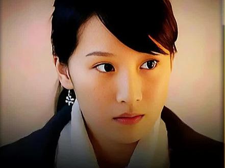 小贝海藻约会碰到宋思明一家三口,尴尬的海藻拉着男友匆匆离去#蜗居 #宋思明 #海藻 #好剧推荐 #电视剧解说