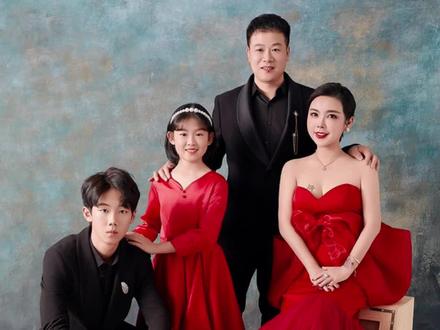 人生中一儿一女,一生一世!此生足矣!你们是我最珍贵的宝贝!@抖音小助手