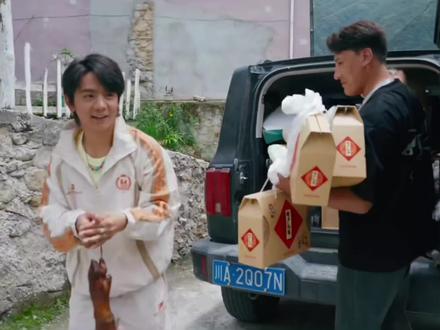 笑死了,名场面#寻真之地 #丁真 #谢霆锋