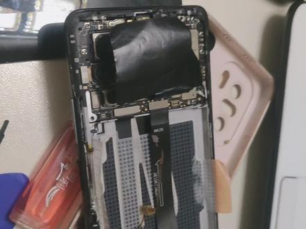 红米k40pro开机重启,开关键损坏直接换个新的即可