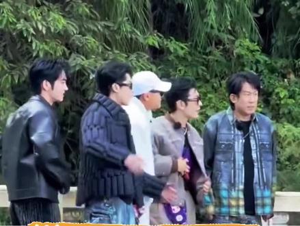 就请问谁叫你请这么多有节目的人#宇宙闪烁请注意首播癫后感 #宇宙闪烁请注意 #于洋 #黄子韬#黄晓明