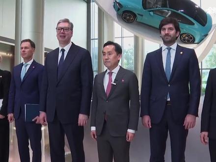 抖音独家 | 武契奇笑称买不起小米汽车,小米可以赠送1辆吗? 外交礼仪相关知识科普 #零基础看懂全球 #全球创作者计划