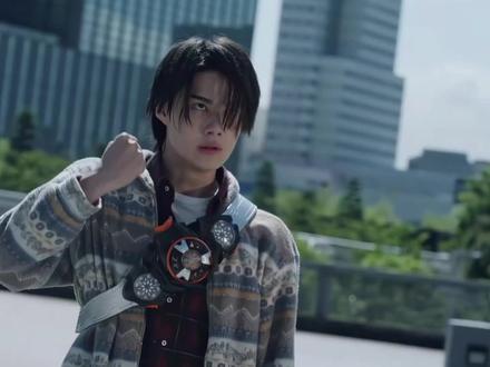 谁家主角变身这色啊?#假面骑士zzz #万津莫 #假面骑士泽兹