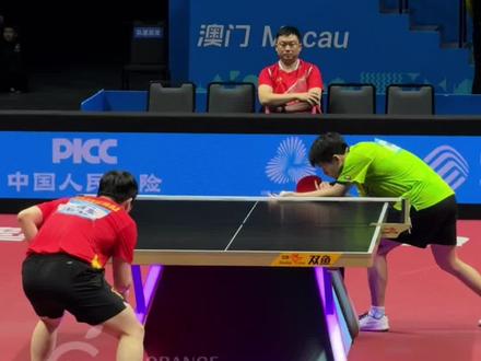 11月16日,十五运乒乓球男子单打决赛在澳门银河综艺馆举行。樊振东林诗栋精彩对决引现场阵阵欢呼!
#第十五届全运会 #澳门 #樊振东 #林诗栋 #乒乓球