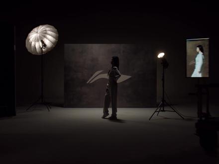 官宣丨李宁品牌代言人白鹿 从片场到运动场
从角色到自我
谁说精彩只有一种可能?
与李宁品牌代言人@白鹿my 携手
这一次,邀你上场,#那就看我的
#跟上白鹿新动态
#李宁品牌代言人白鹿