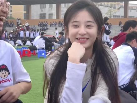 广西一老师长相甜美被误以为是“初中生”#老师 来源@小高同学