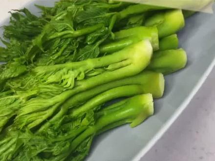 #두릅숙회 #초장 #春天的补药 #烫楤木芽 #韩国醋酱 : 蘸生鱼片,拌面,拌菜(再加点香油)@抖音小助手