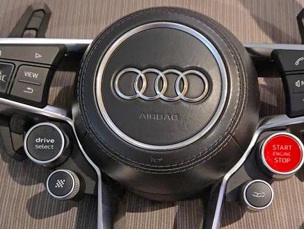 奥迪 R8 二代方向盘解析...