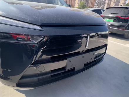 #dou是好车 #新车 #撸车日常 #性价比超高 #喜提新车 魏牌蓝山,黑外橙内,1999抵10000选装,选装21寸大轮毂➕静音轮胎➕麂皮内饰