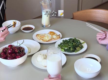 到底什么是香香软软的小蛋糕啊 给兄弟当住家保姆的一天40#真实生活分享计划 #vlog十亿流量扶持计划 #男仆 #在拍一种很新的vlog