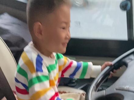今天休息带孙子开大巴车🚌#安全拍摄路段请勿模仿 #安全出行平安回家