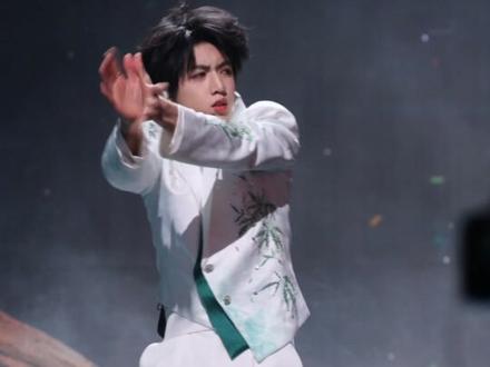 等你等你#舞台混剪 #张桂源 #张桂源进行曲 #直拍