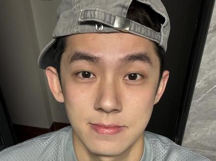 这样p照片真的很自然# #p图教程 #男生变帅成本有多低 #醒图 #醒图创作者#出片不用动脑