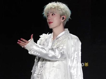 听说我们家小孩上学进了高音班!那再来回味一下 之前被老师夸夸的四组高音!(高音在53秒处)。一个「七秒」全程直拍奉上~ #鹭卓 #种地吧鹭卓 #超燃青春的合唱 #直拍 #鹭卓超燃青春的合唱