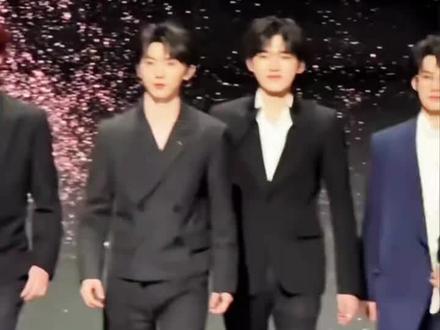 #时代峰峻微博之夜#时代少年团 #Top登录少年组合 #TFing