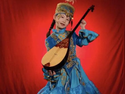 身着哈萨克族盛装,赴央视《吉量》之约,这份开心与荣耀,终生难忘!#民族服饰 #吉量 #贵州村T