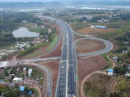 成南扩容预计元旦正式通车!通车后,收费不变还是涨价呢? #成南高速 #成南高速扩容 #成南高速收费 #知识分享 #科普