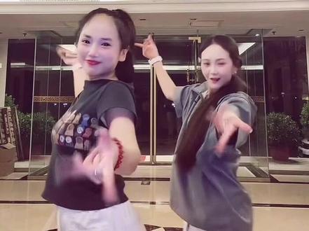 眼前一亮又一亮#暖暖我跳的好看吗 #快来夸我啊