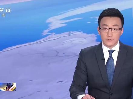 【#网络名人账号违法违规行为被查 】#违规网络主播被发现重新注册 近期,网信部门指导有关网站平台,依法处置网络名人账号违法违规行为。现将其中典型案例通报如下:
一、网络账号“户晨风”在多个平台长期编造所谓“安卓人”“苹果人”等煽动群体对立言论,各平台相关账号已关闭。
二、微博账号“郭美May努力努力”、小红书账号“亿颜LuLu”、快手账号“忘川”、抖音账号“Ayuki_888”、微信视频号“周熙凯XK”等持续宣扬炫富拜金等不良价值观,相关账号已关闭或长期禁言。
三、微博账号“阑夕”发布宣介境外色情影片内容,抖音主播“张雪峰”在直播中长时间使用污言秽语,相关账号已限期禁言、停播。
四、根据税务部门通报的网络主播偷税案件情况,抖音、快手等平台账号“小影夫妇”“曳步舞鑫鑫”已长期禁言停播、暂停带货营利权限。网络主播“王子柏”相关账号此前因偷逃税款、炫富拜金行为被关闭,近期发现重新注册,网信部门已督促相关平台开展核查处置。
网络名人账号影响力大、社会关注度高,运营者更应自觉依法用网、文明上网,规范网上言行,合理使用流量。各级网信部门持续督促相关网站平台履行主体责任,健全社区规则、用户协议,加强对运营者的教育提醒,依法依约开展账号和信息管理工作,防止已查处的问题反弹复发。(来源:央视新闻)