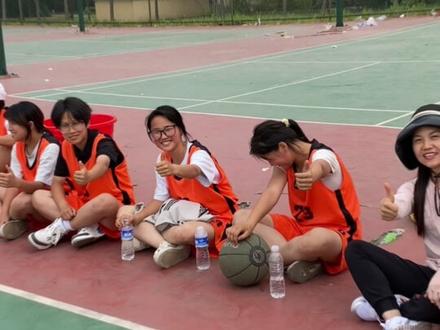 成长是青春赛场上的勋章。 禹州市2025年中小学生篮球运动会小学女子组比赛,努力拼搏是最美的姿态。(赵婕)