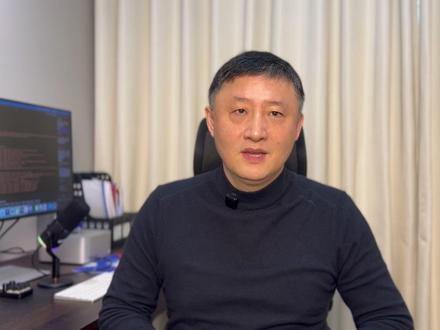 三条命令用QQ控制AI智能体!但这个设置不改别人能操控你电脑 用 QQ 直接操控 OpenClaw 小龙虾——三条命令跑通,但有一个安全设置你必须改,不然任何人都能通过你的 Bot 控制你的电脑。
这期视频我手把手演示,从创建 QQ Bot 到接入 OpenClaw、到最关键的安全加固,全程跟着做就行。#AI智能体 #OpenClaw #小龙虾 #QQBot #QQ机器人