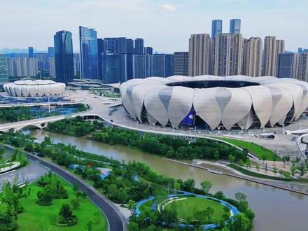 2023年杭州亚运会将于9月23日至10月8日在杭州奥体中心举办,为期16天,将有45个国家(地区)的运动员参赛,运动员人数达到12500多名,报名规模创历届之最!#杭州亚运会 #我为亚运打call #杭州奥体中心 #梦开始的地方 #亚运倒计时