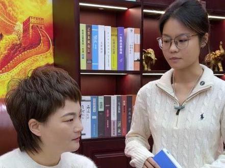 苗总公司高层出现内鬼! 唐经理被公公收买,俩人竟想里应外合吞下公司!#保姆 #情感 #家庭 #正能量