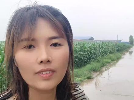 我们还是服从大队安排,如果需要撤离,有序撤离,先紧着老人孩子和残疾人先撤!可别下雨了!顶不住啊!#用抖音记录我的农村真实生活日常 #我就是一个地地道道农村的女人 #记录我的农村生活 #记录真实生活 #田间地头走一走