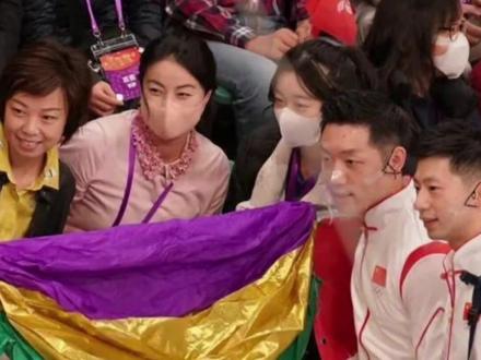张怡宁、郭晶晶 、马龙、许昕同框!网友:这张合影等于15枚奥运金牌